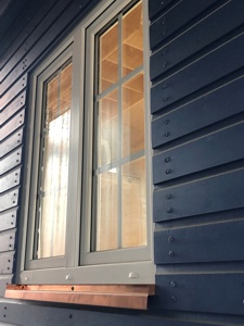 Alle Fensterbänke sind in Kupferblech ausgeführt.