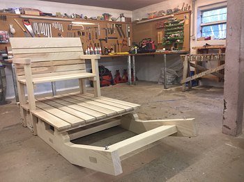 Holzschlitten aus Eschenholz