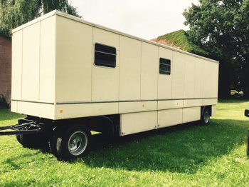 Alter Zirkuswagen vor meinem Umbau